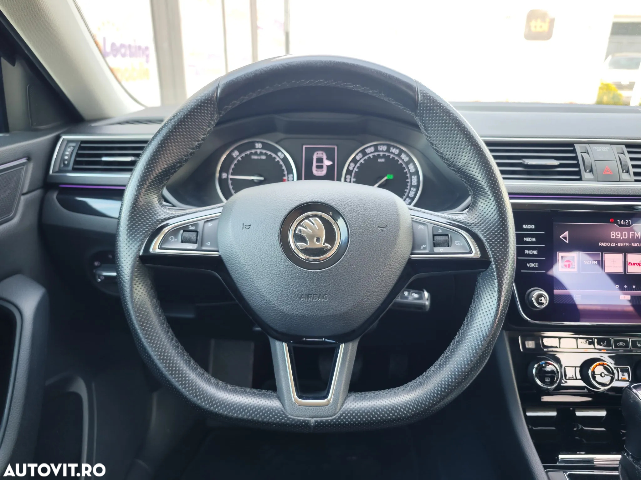 Skoda Superb 2.0 TDI DSG Ambition - 24
