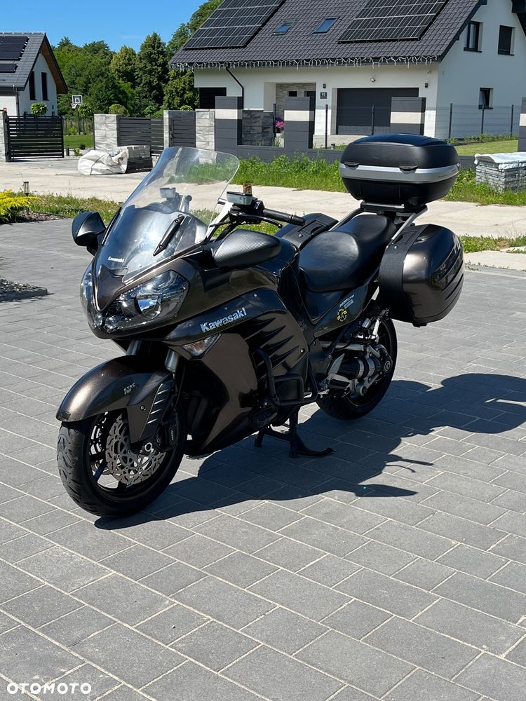 Kawasaki GTR - 6