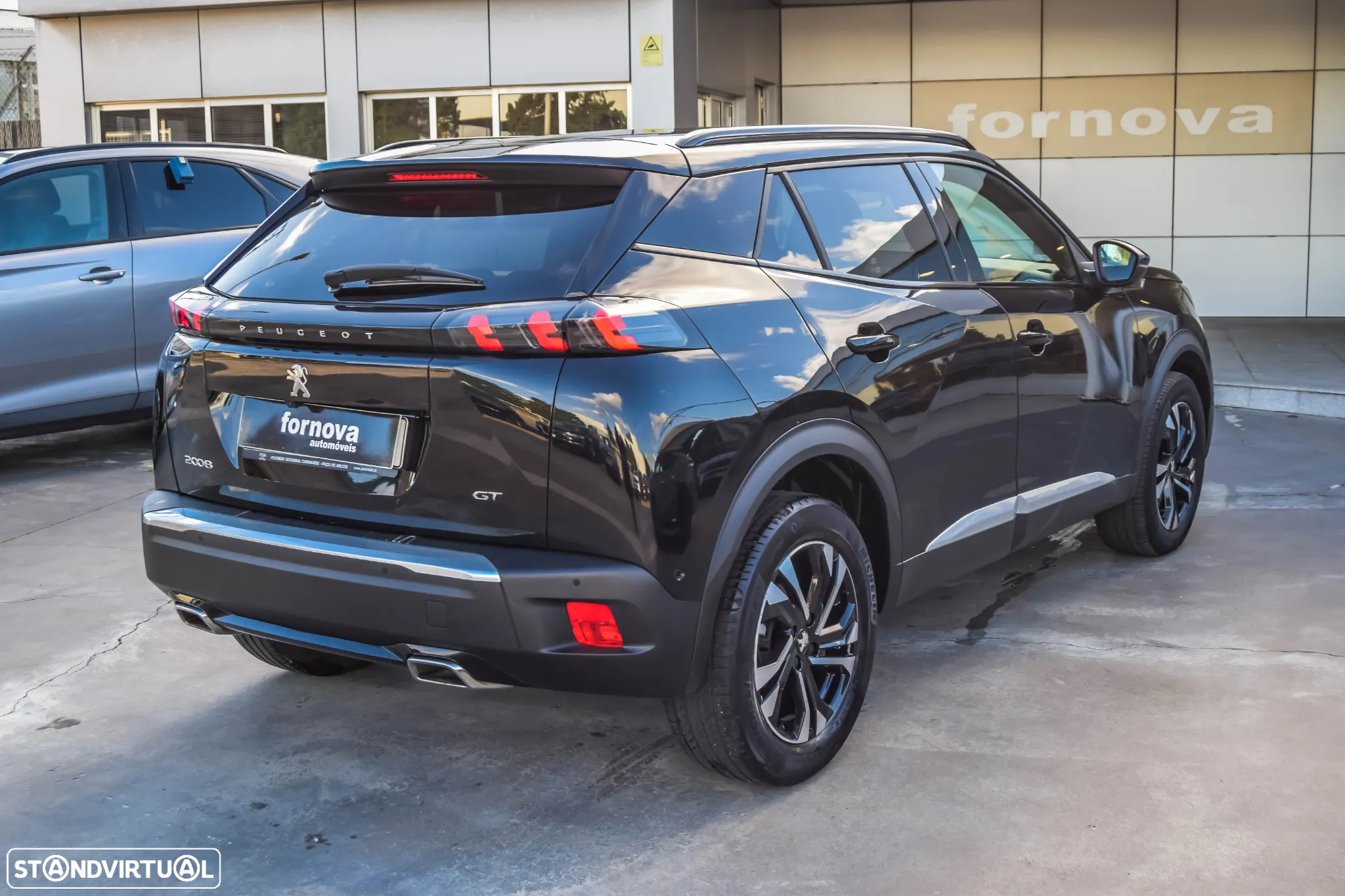 Peugeot 2008 1.2 PureTech GT Line EAT8 - 4