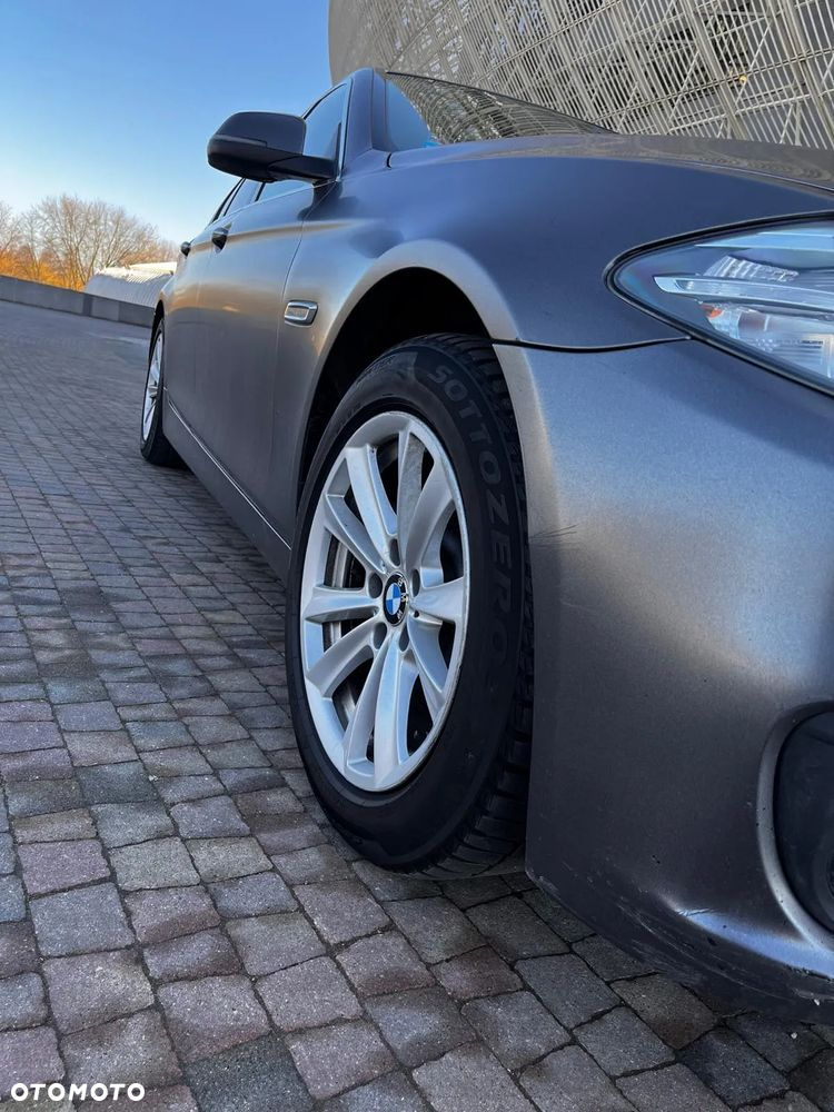 BMW Seria 5 520d xDrive - 9