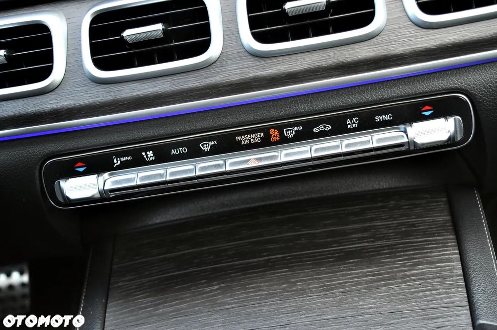 Mercedes-Benz GLE 300 d 4Matic 9G-TRONIC AMG Line - 32