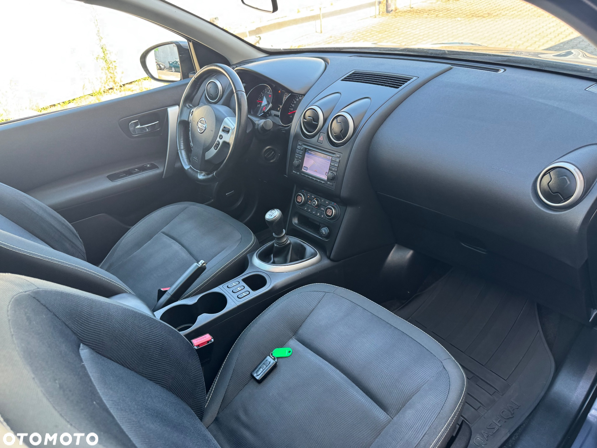 Nissan Qashqai 2.0 visia - 28