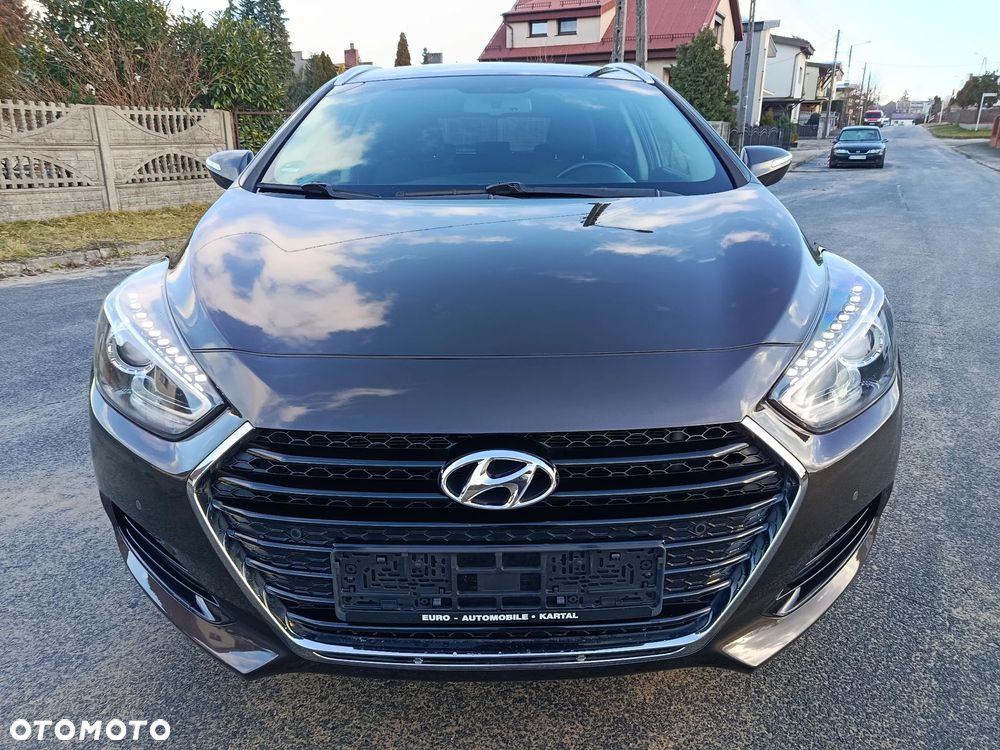 Hyundai i40 Kombi blue 1.6 Family+ - 31