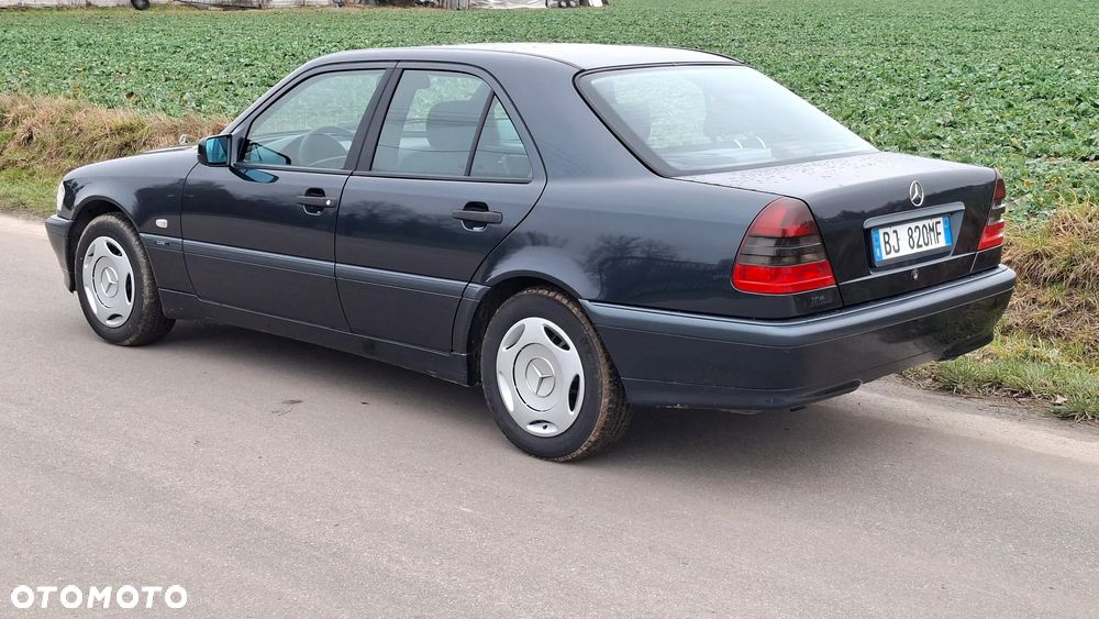 Mercedes-Benz Klasa C 180 Classic - 14