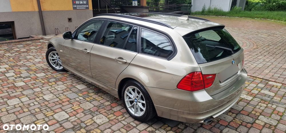 BMW Seria 3 320d DPF Edition Sport - 6