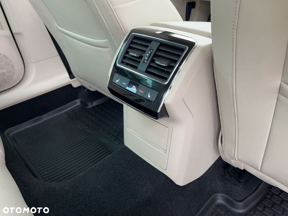 Skoda Superb 2.0 TDI SCR 4x4 L&K DSG - 14