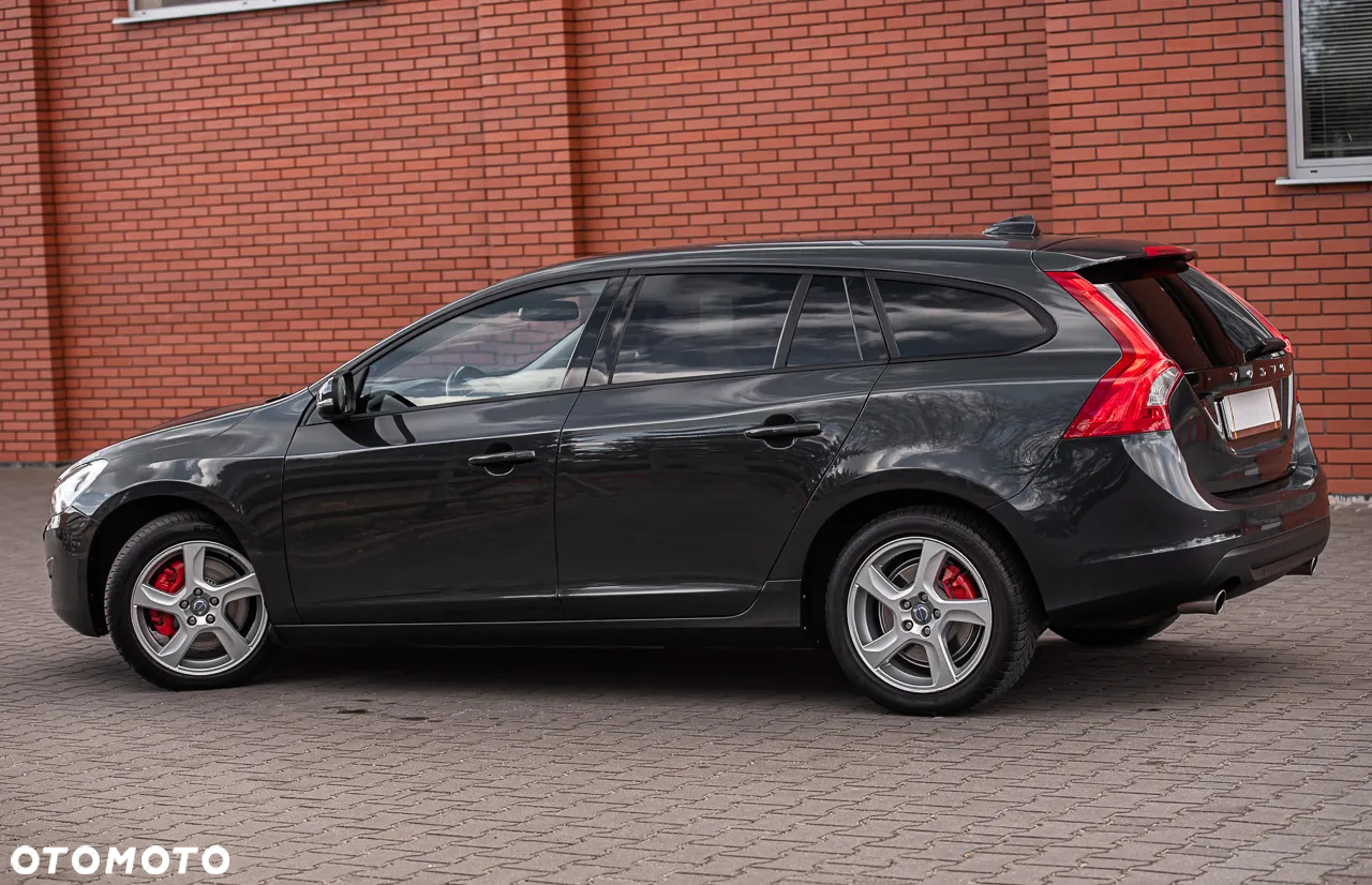 Volvo V60 T6 AWD Geartronic Edition - 10