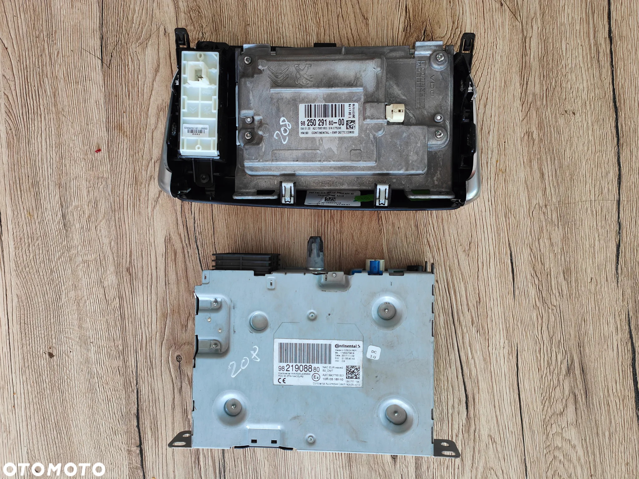 PEUGEOT 2008 208 WYŚWIETLACZ 982502918000 Radio nawigacja  OE 9821908880 - 2