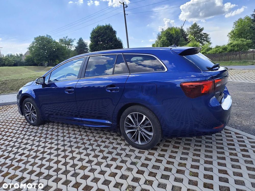 Toyota Avensis - 10