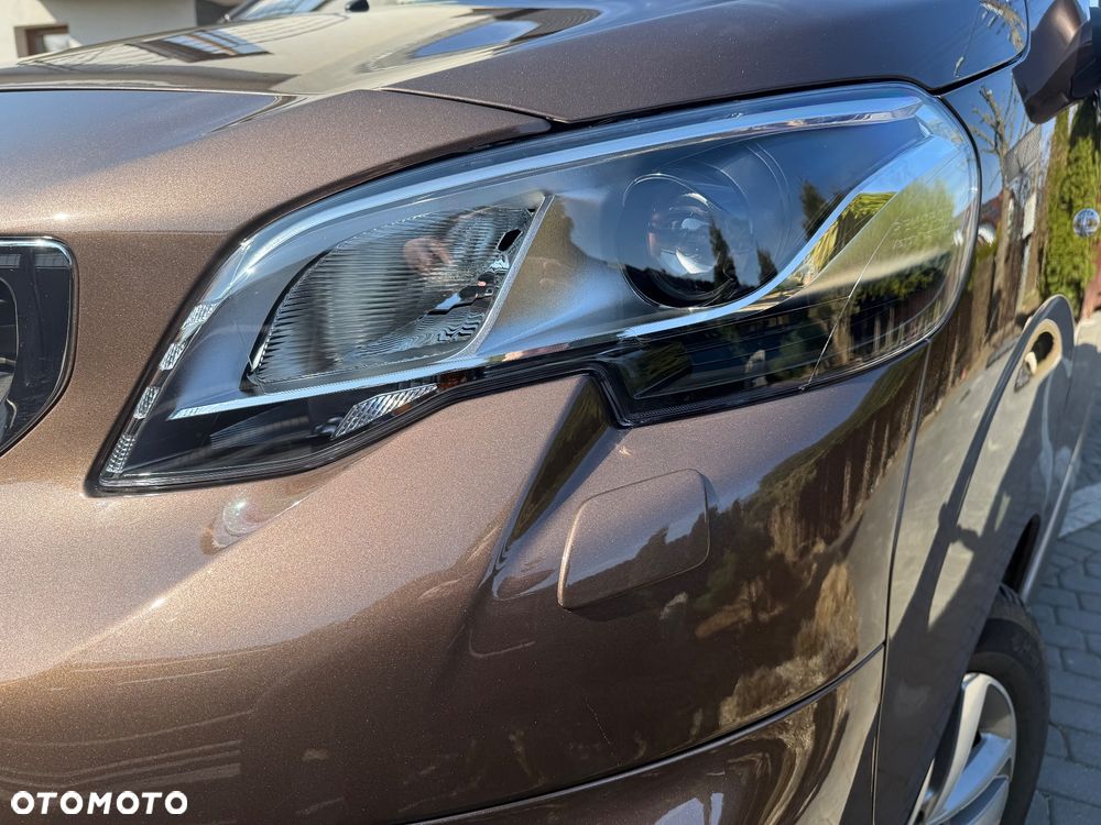 Peugeot Traveller 2.0 BlueHDi Long Business Vip - 25