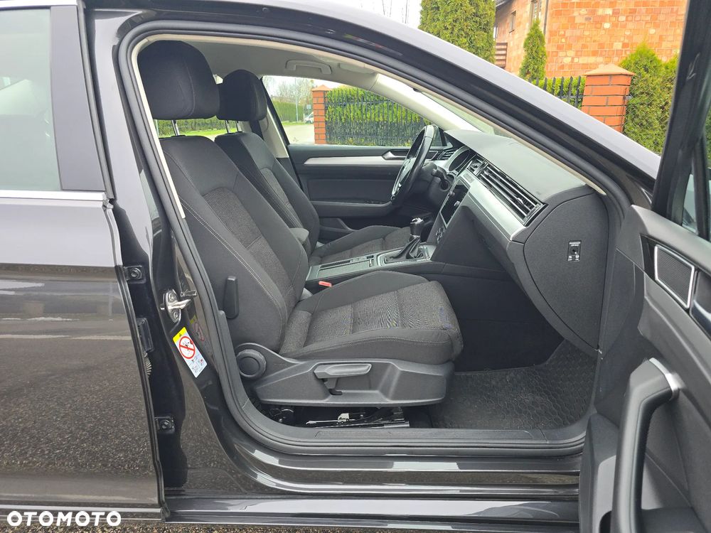 Volkswagen Passat - 22