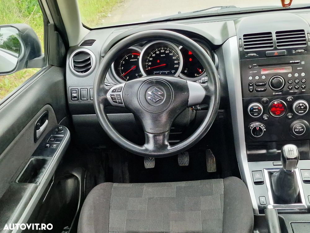 Suzuki Grand Vitara 1.9 DDiS Comfort - 21