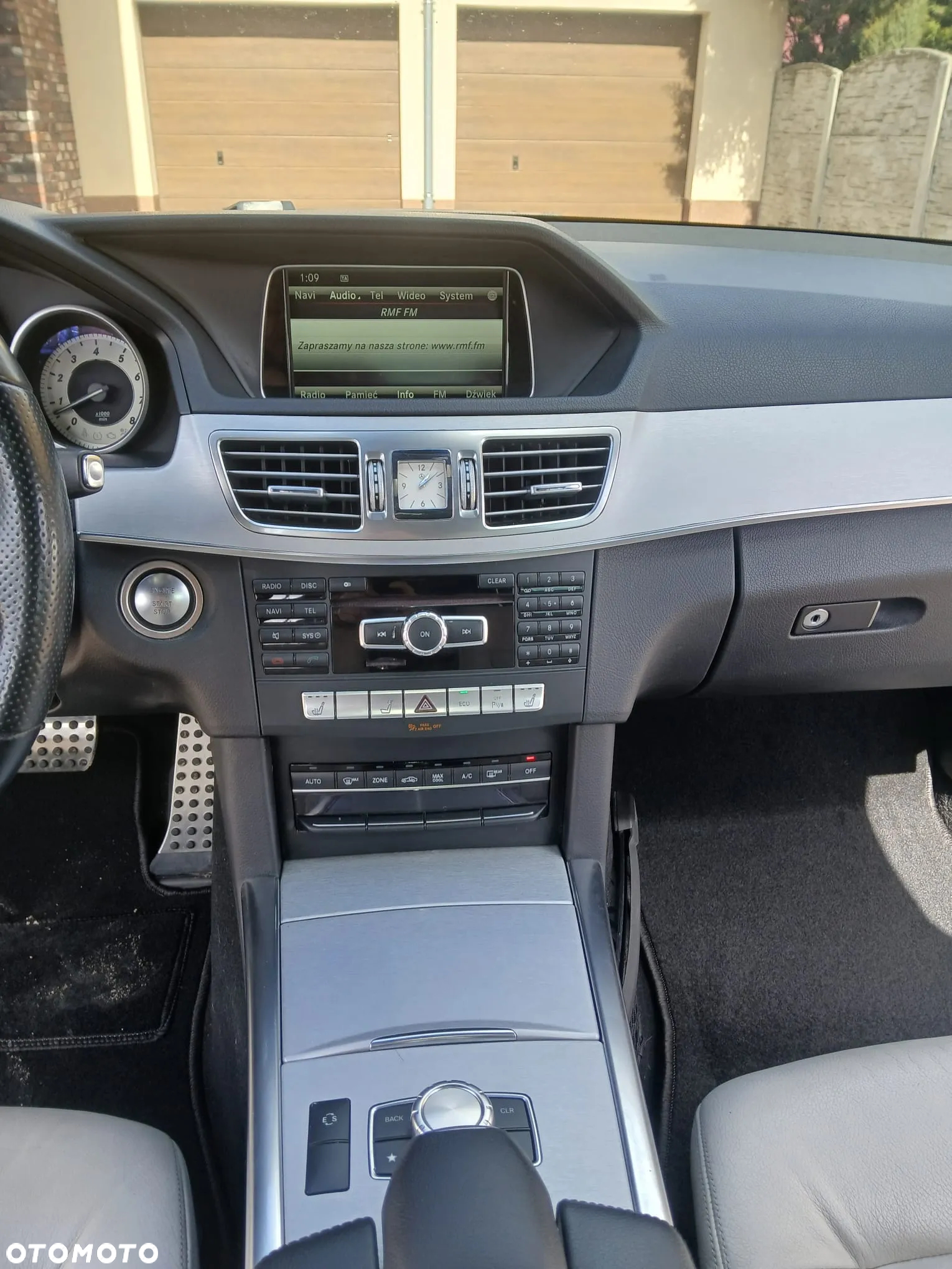 Mercedes-Benz Klasa E 350 T 4Matic 7G-TRONIC Elegance - 22