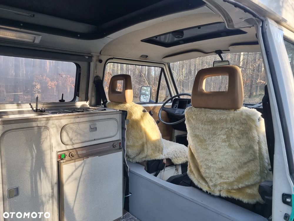 Volkswagen Transporter - 32
