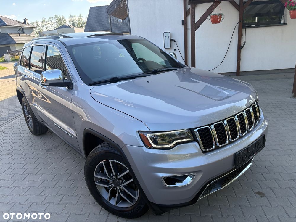 Jeep Grand Cherokee - 25