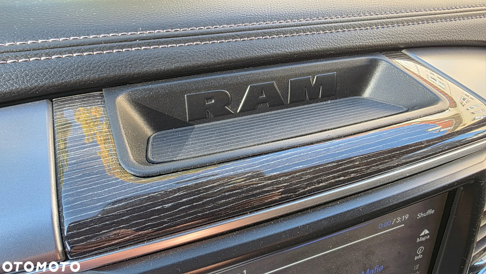 Dodge RAM 1500 5.7 4x4 - 22