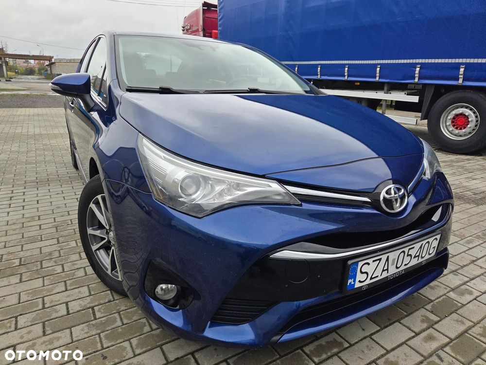 Toyota Avensis 1.6 D-4D Premium - 2