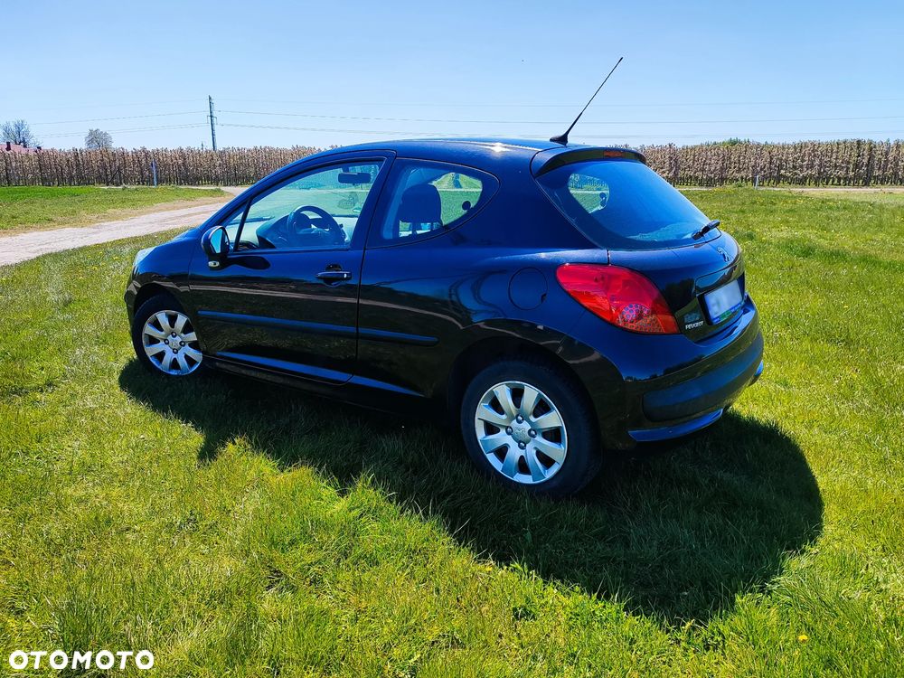 Peugeot 207 - 1