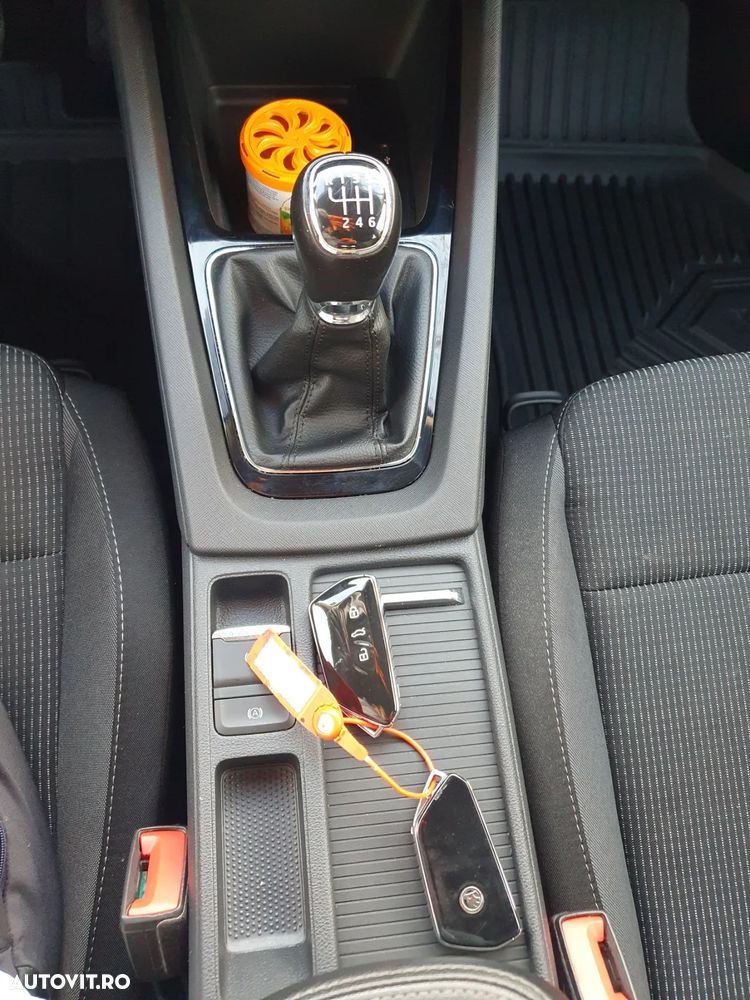 Skoda Octavia Combi 2.0 TDI Tour - 12