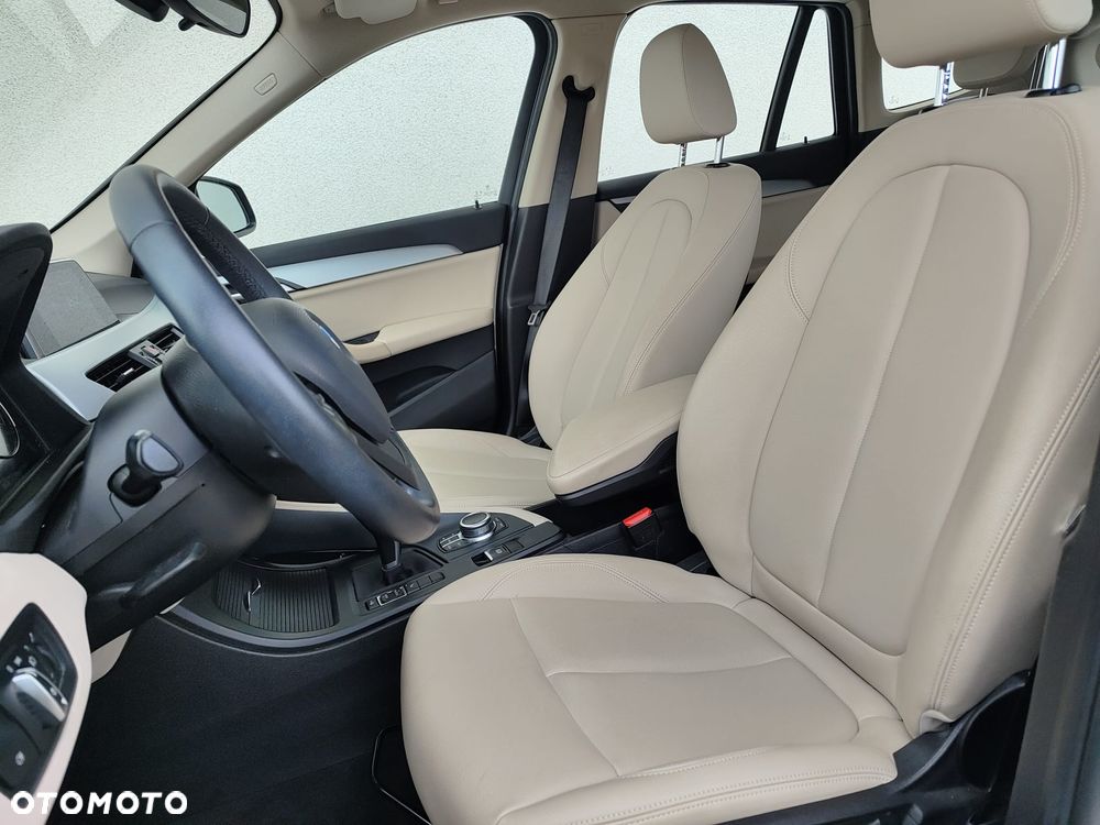 BMW X1 sDrive18i - 12