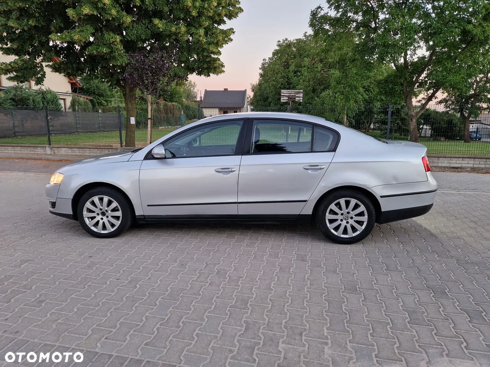 Volkswagen Passat 2.0 TDI Comfortline - 12