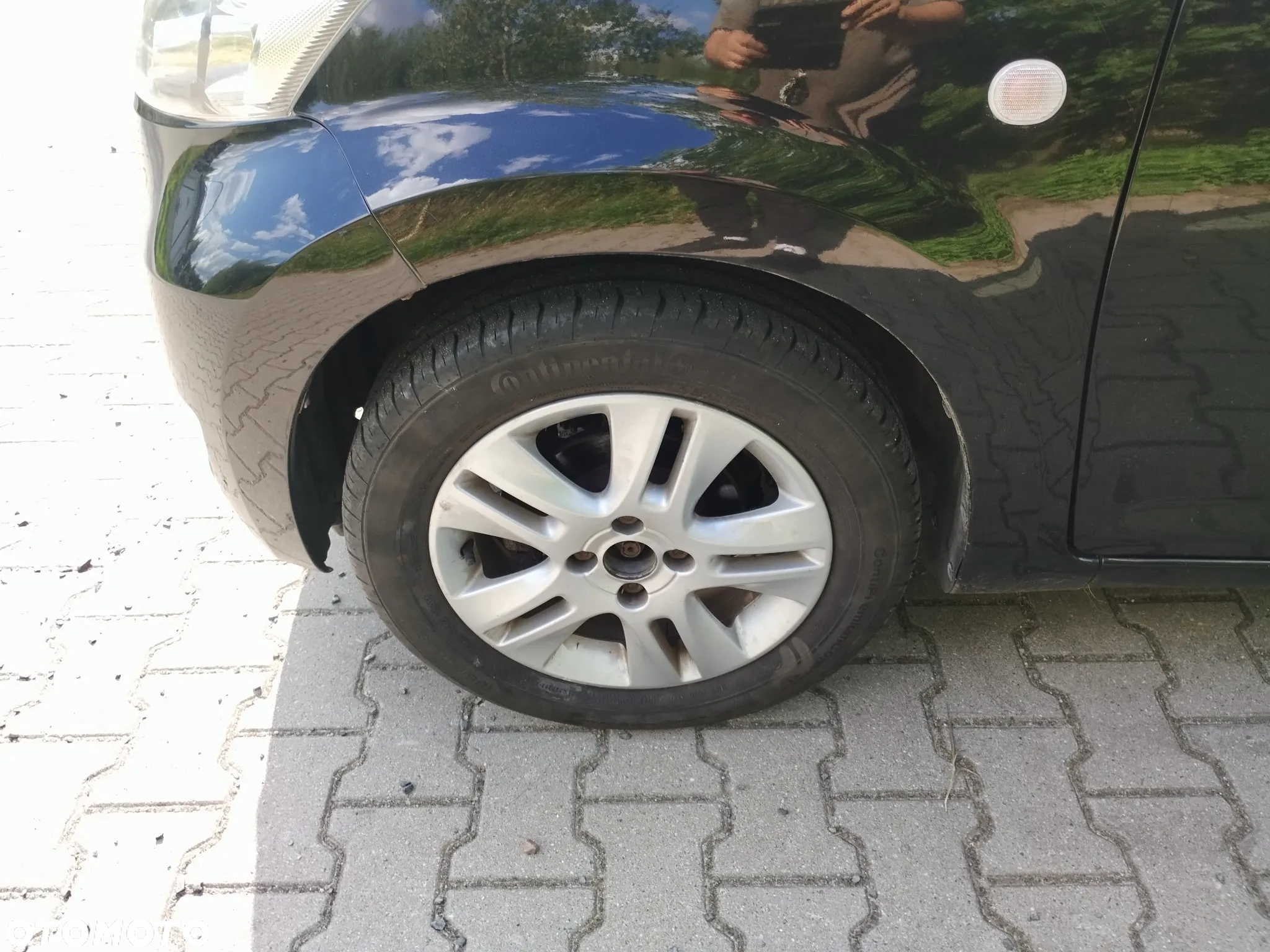 Daihatsu Sirion 1.0 - 5