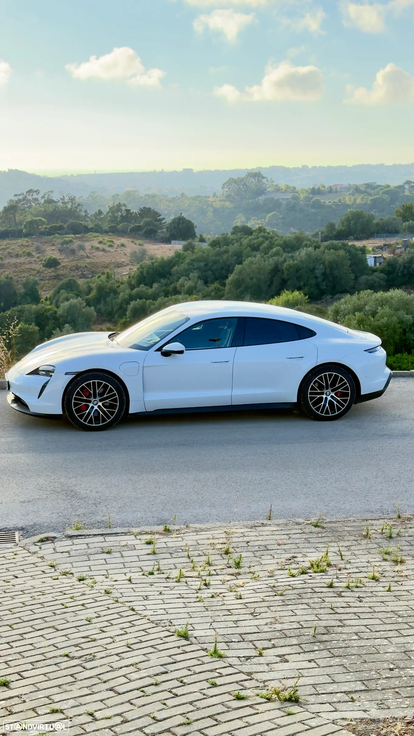 Porsche Taycan 4S - 10
