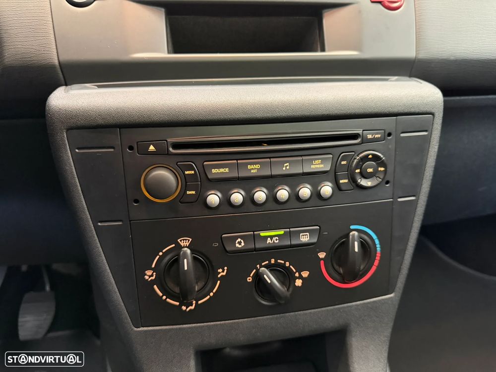 Citroën C4 1.6 HDi VTR - 22