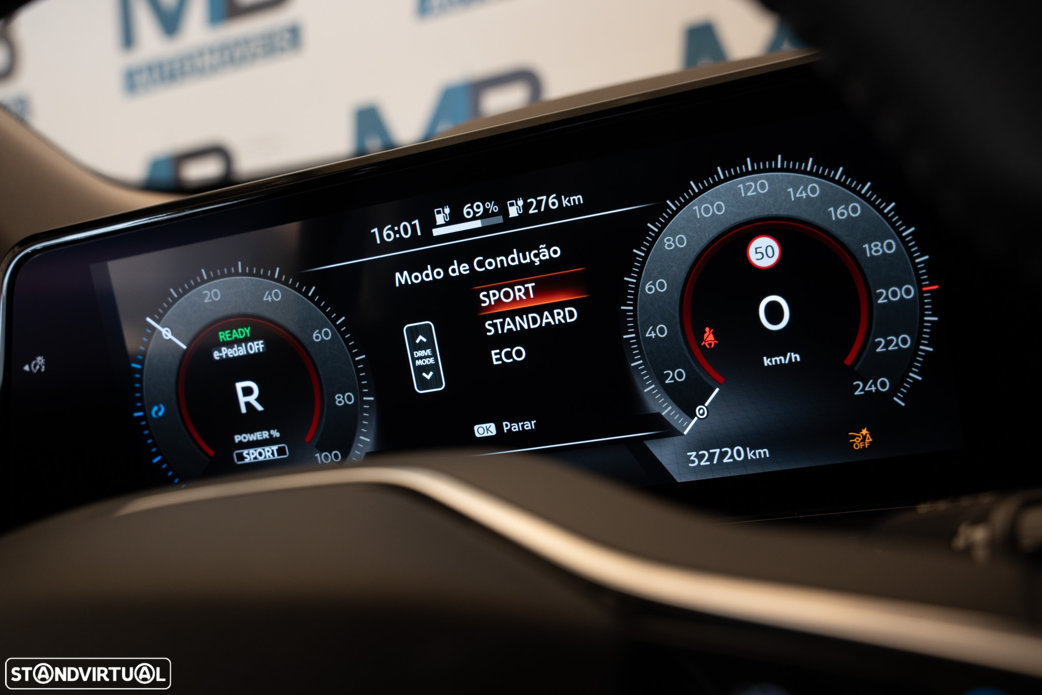 Nissan Ariya 63 kWh Advance Carr. 22kW + Teto Panorâmico - 13