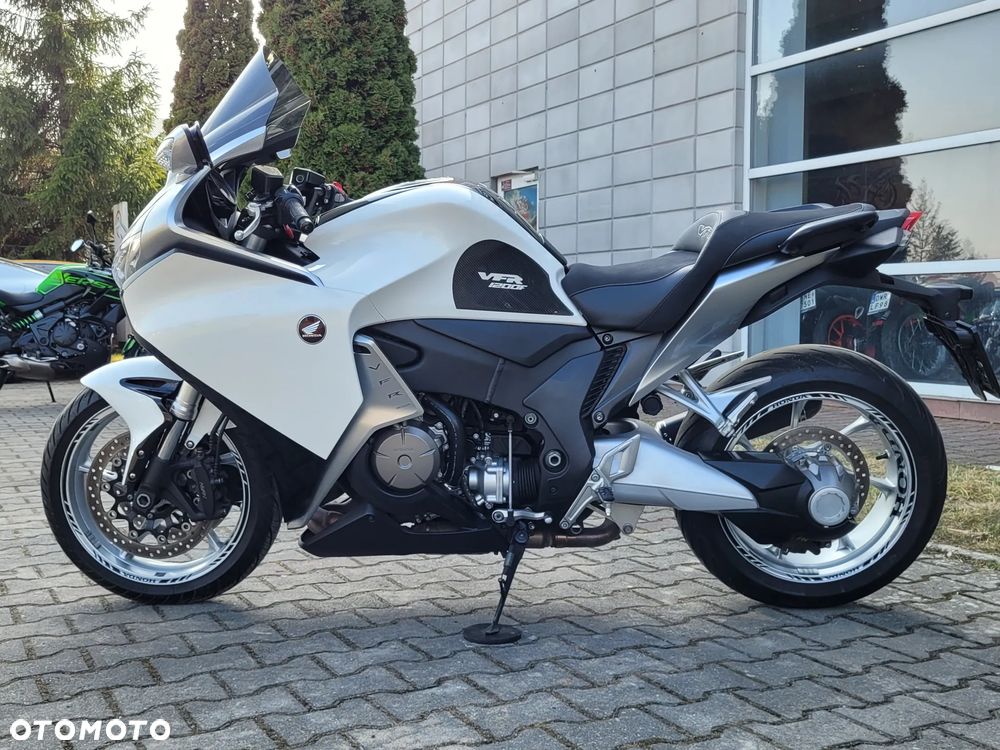 Honda VFR - 27