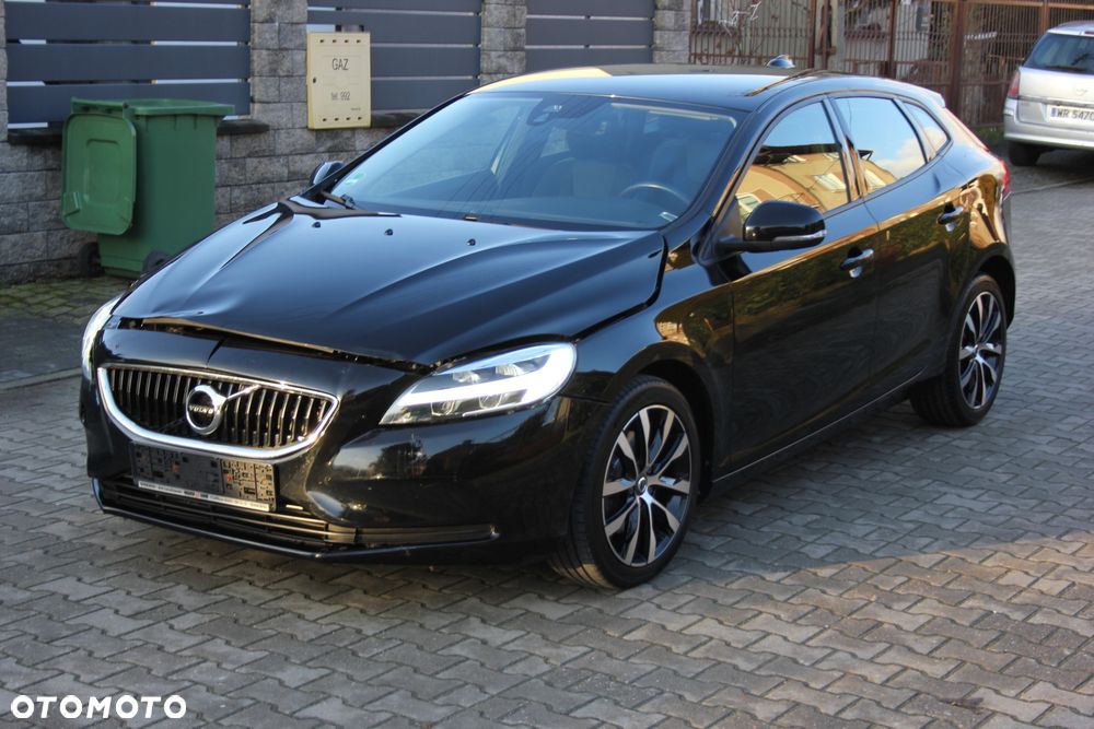 Volvo V40 T2 Momentum - 1