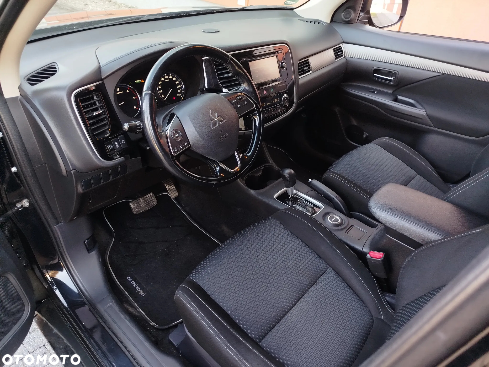 Mitsubishi Outlander 2.2 DID Intense + - 7