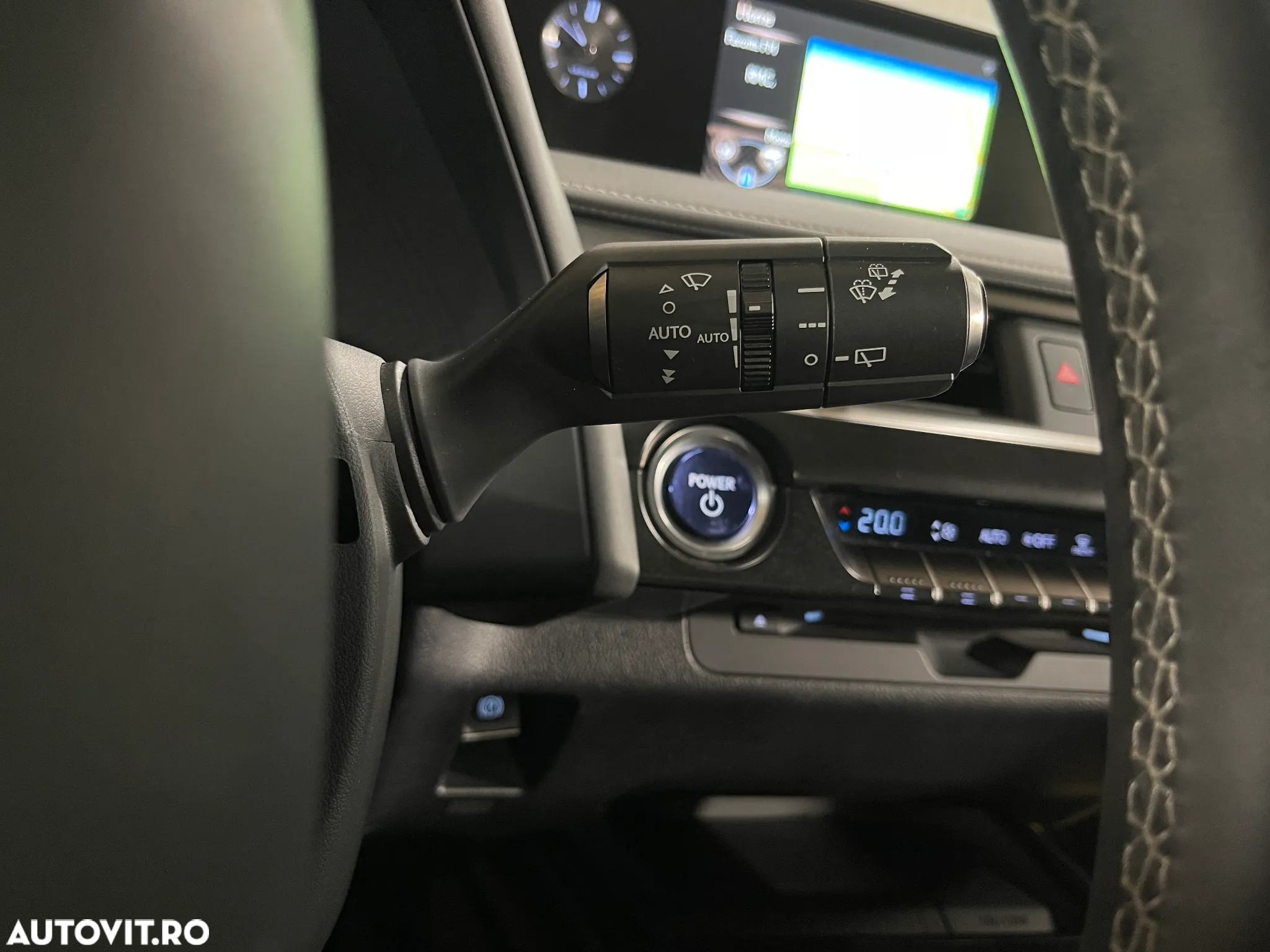 Lexus UX 250h 2.0L HEV 20H- (178 HP) 4X2 CVT Business - 23