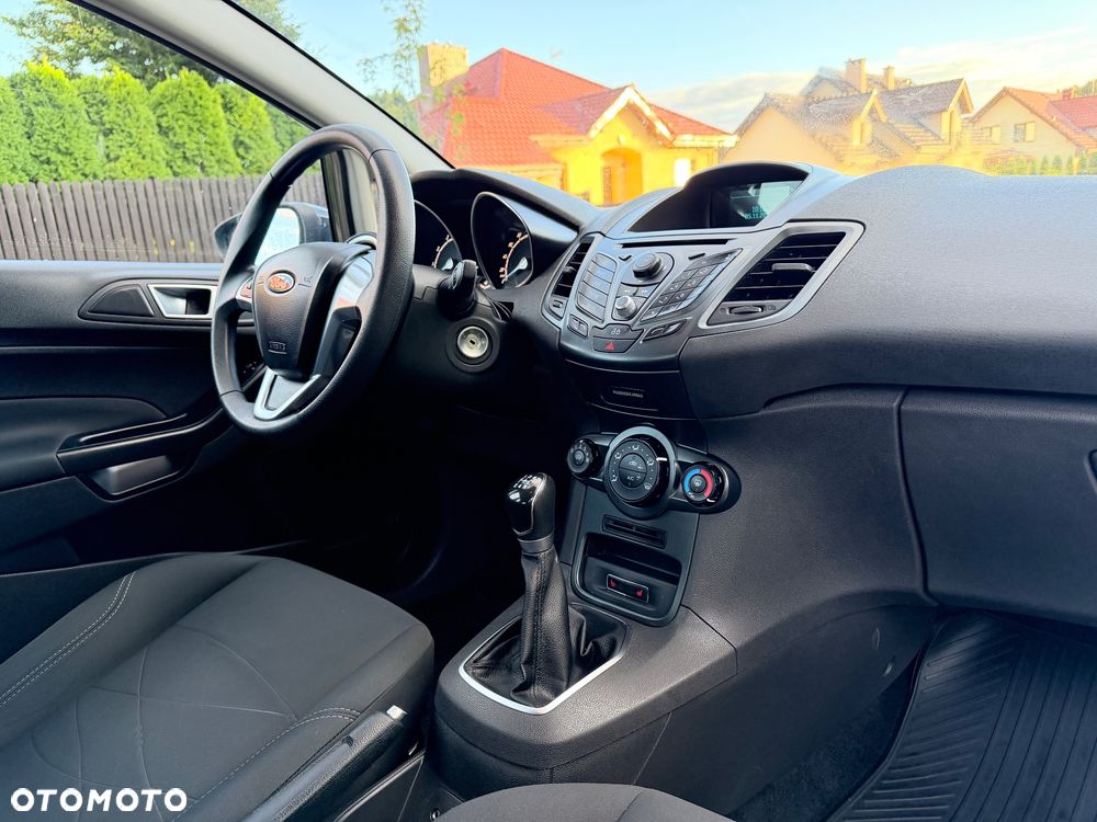 Ford Fiesta - 24