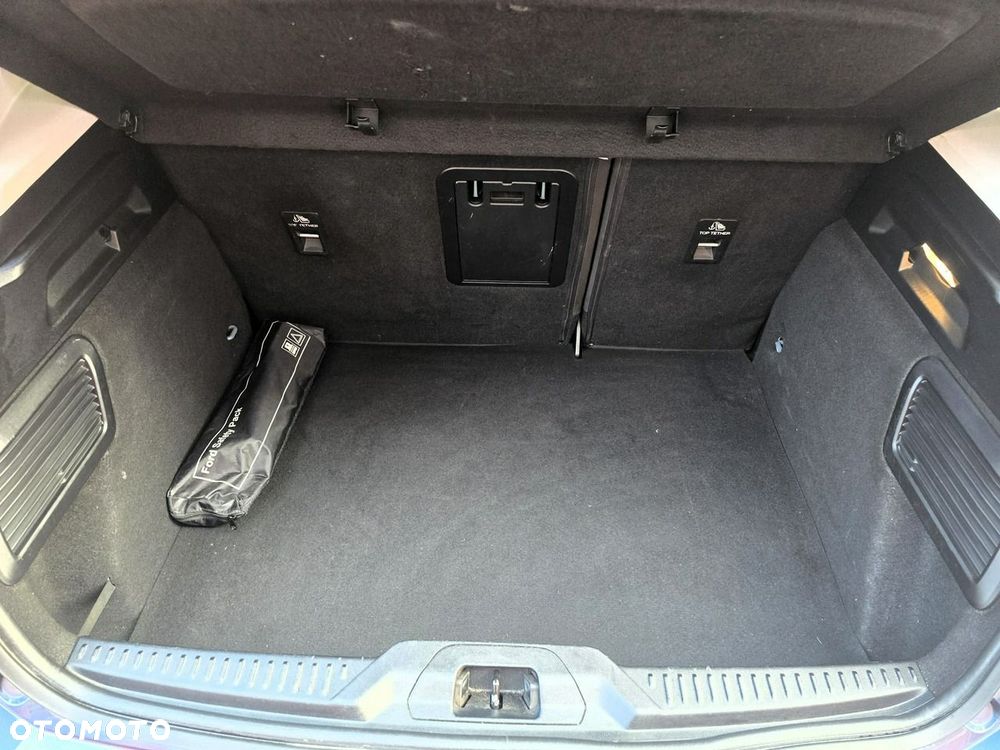 Ford Focus - 36