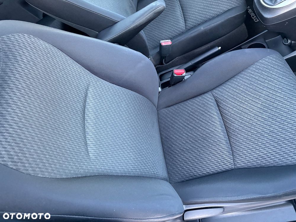 Toyota Verso S 1.33 Premium - 33