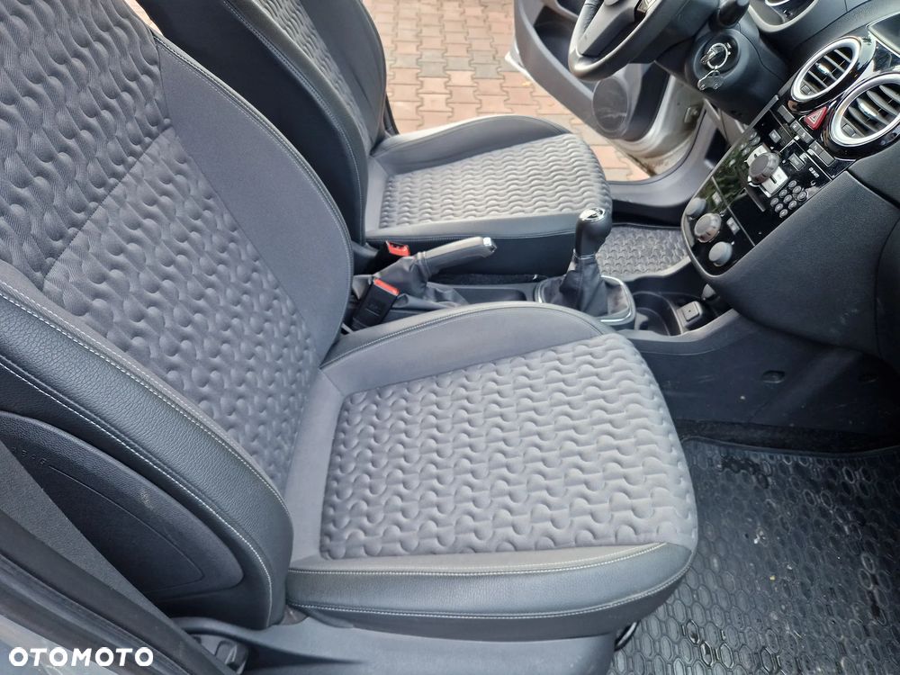 Opel Corsa 1.4 16V Cosmo - 26