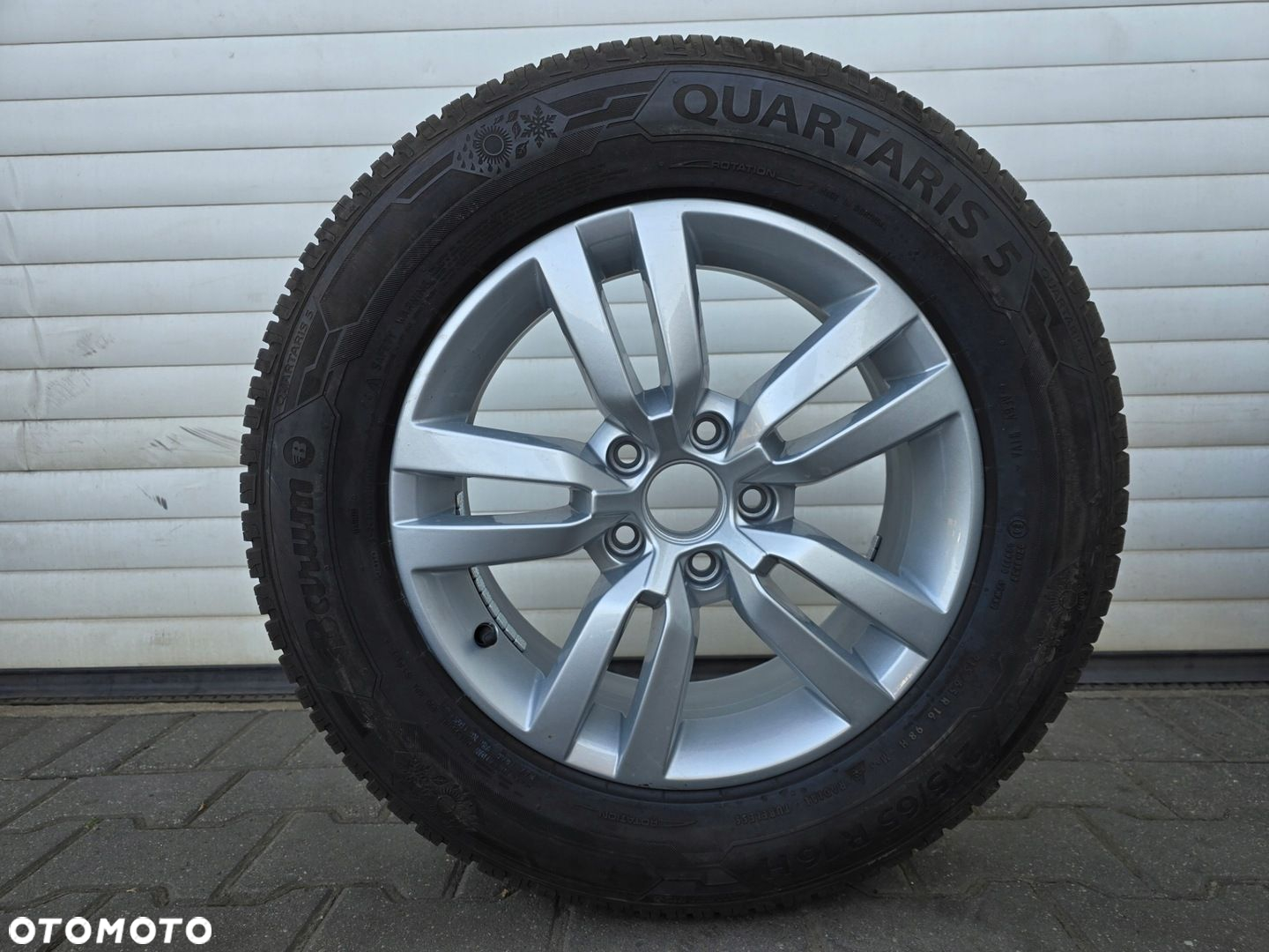 KOŁA CAŁOROCZNE VOLKSWAGEN TIGUAN 6,5x16 5x112 ET 33 215/65R16 BARUM - 5
