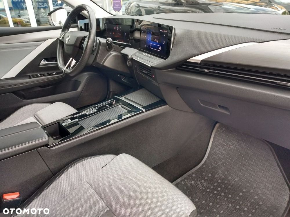 Opel Astra 1.2 T Elegance S&S - 31