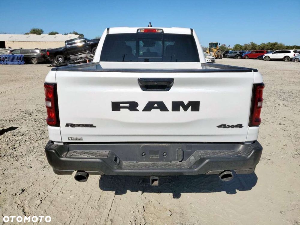 RAM 1500 - 10