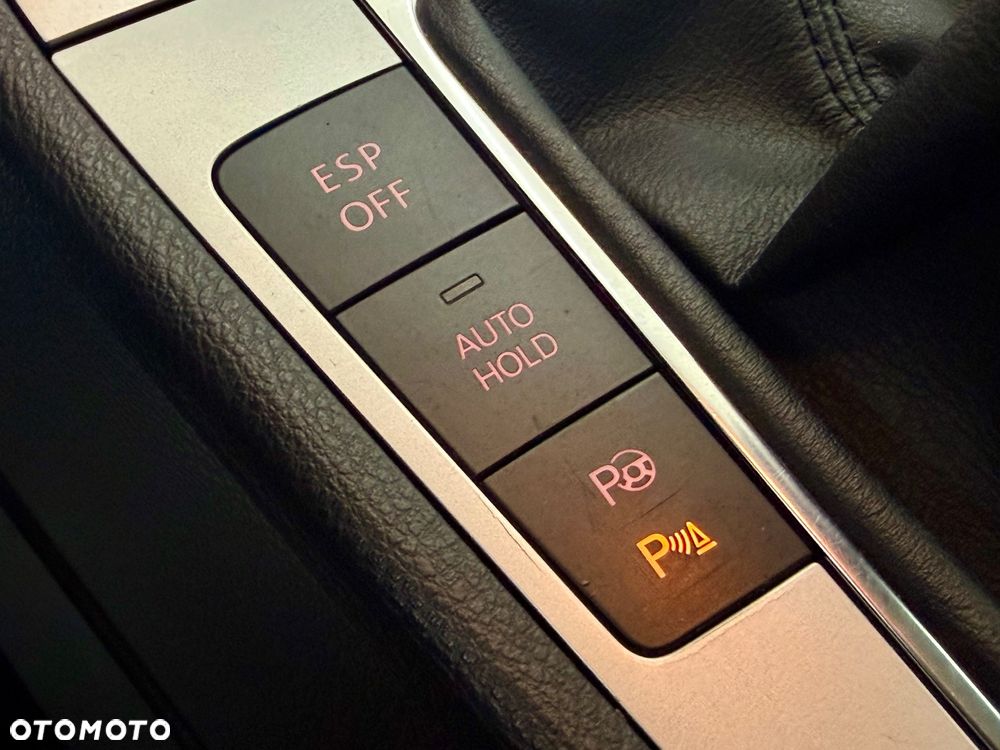 Volkswagen Passat - 16