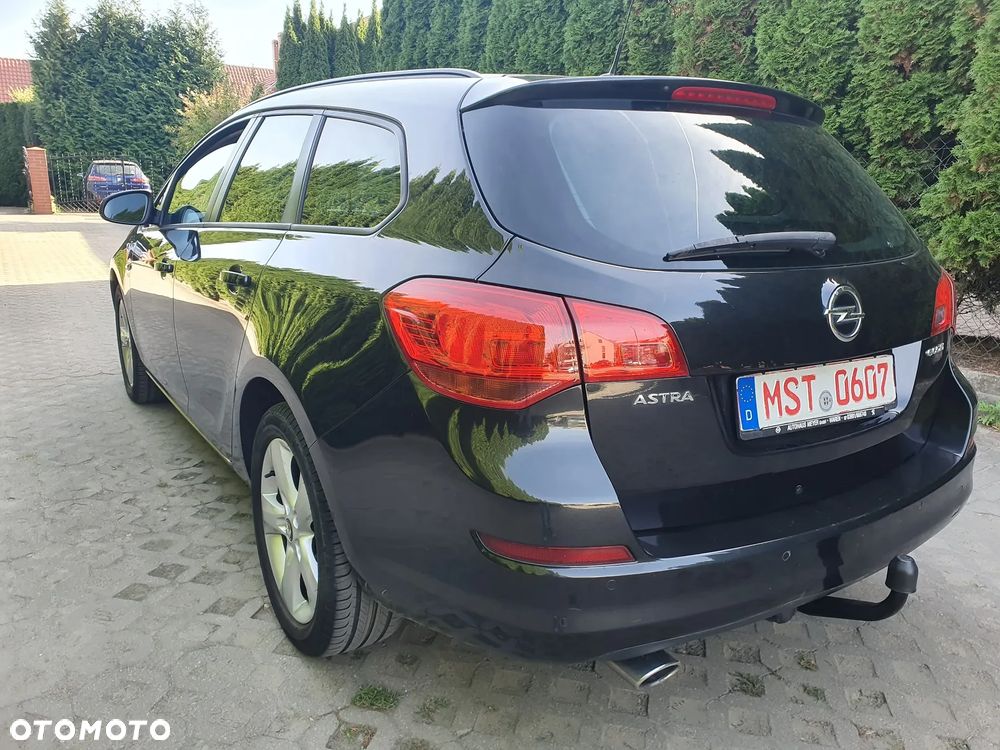 Opel Astra 2.0 CDTI ENERGY - 11