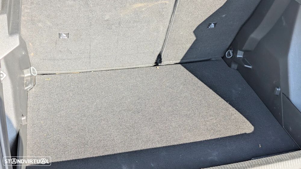 Peugeot 2008 1.2 PureTech GT EAT8 - 19