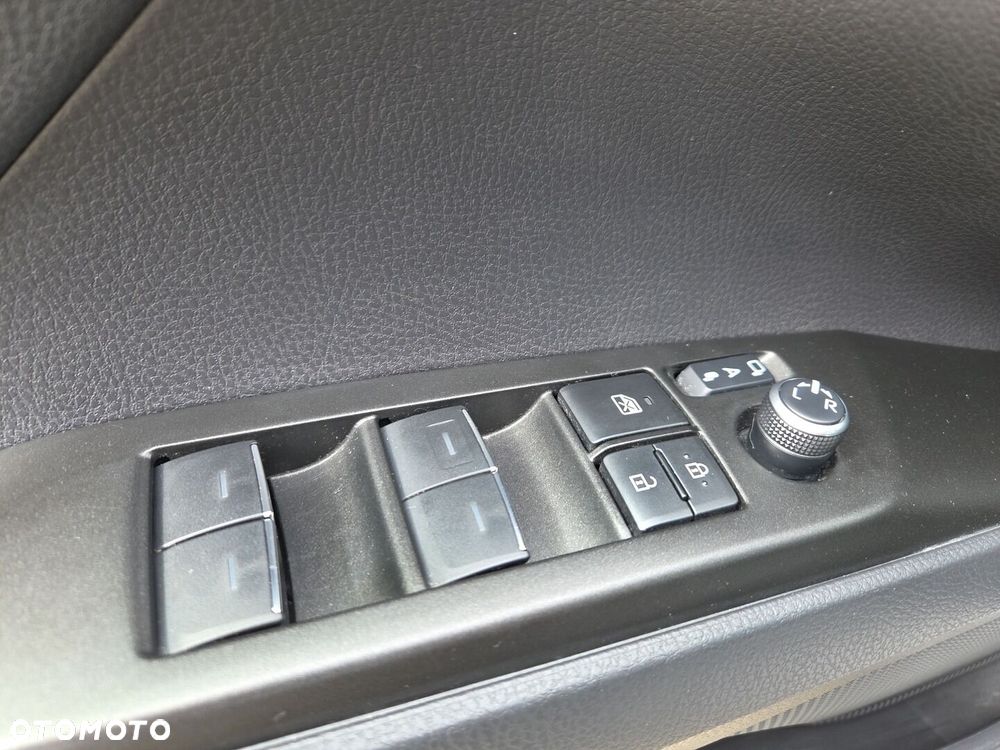 Toyota Camry 2.5 Hybrid Executive CVT - 20