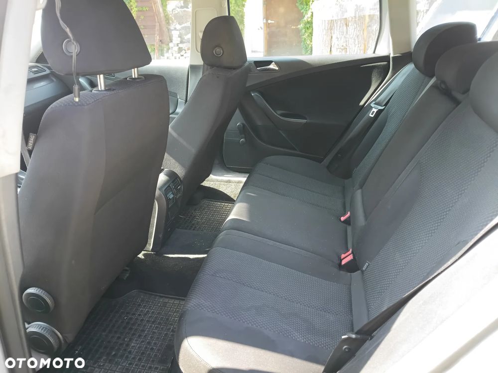 Volkswagen Passat 2.0 TDI Comfortline DSG - 10
