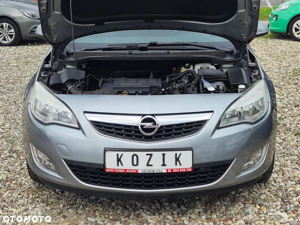 Opel Astra 1.4 Turbo Design Edition - 40