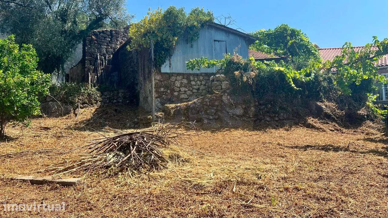 Terreno com Ruína p/Reconstrução, em Cibões, Terras de Bouro - Grande imagem: 2/10