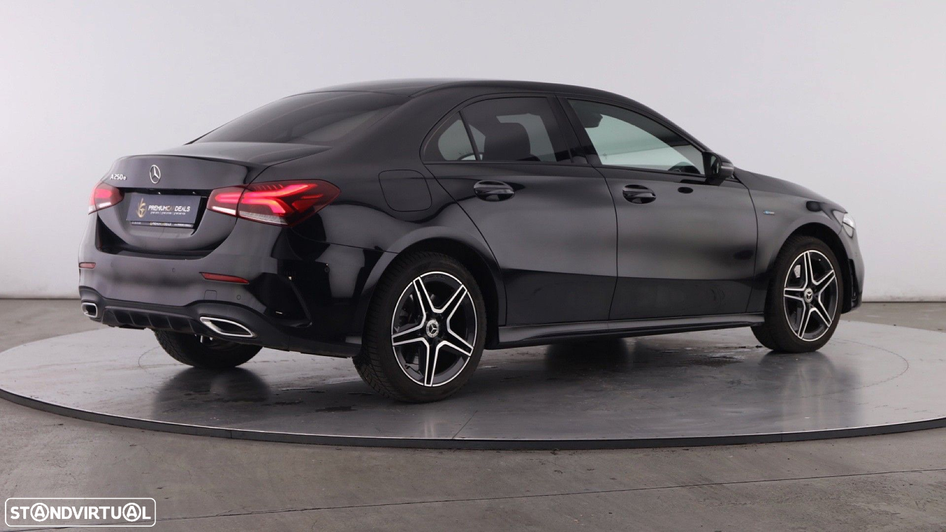 Mercedes-Benz A 250 Limousine e AMG Line - 8
