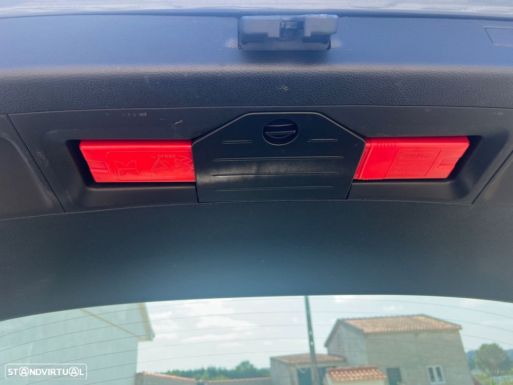 VW Passat Variant 2.0 TDI Edition Con.BM - 17