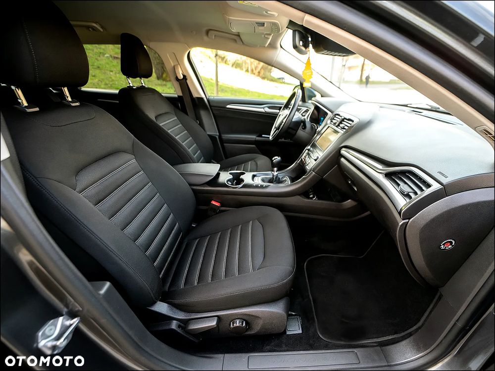 Ford Mondeo - 36